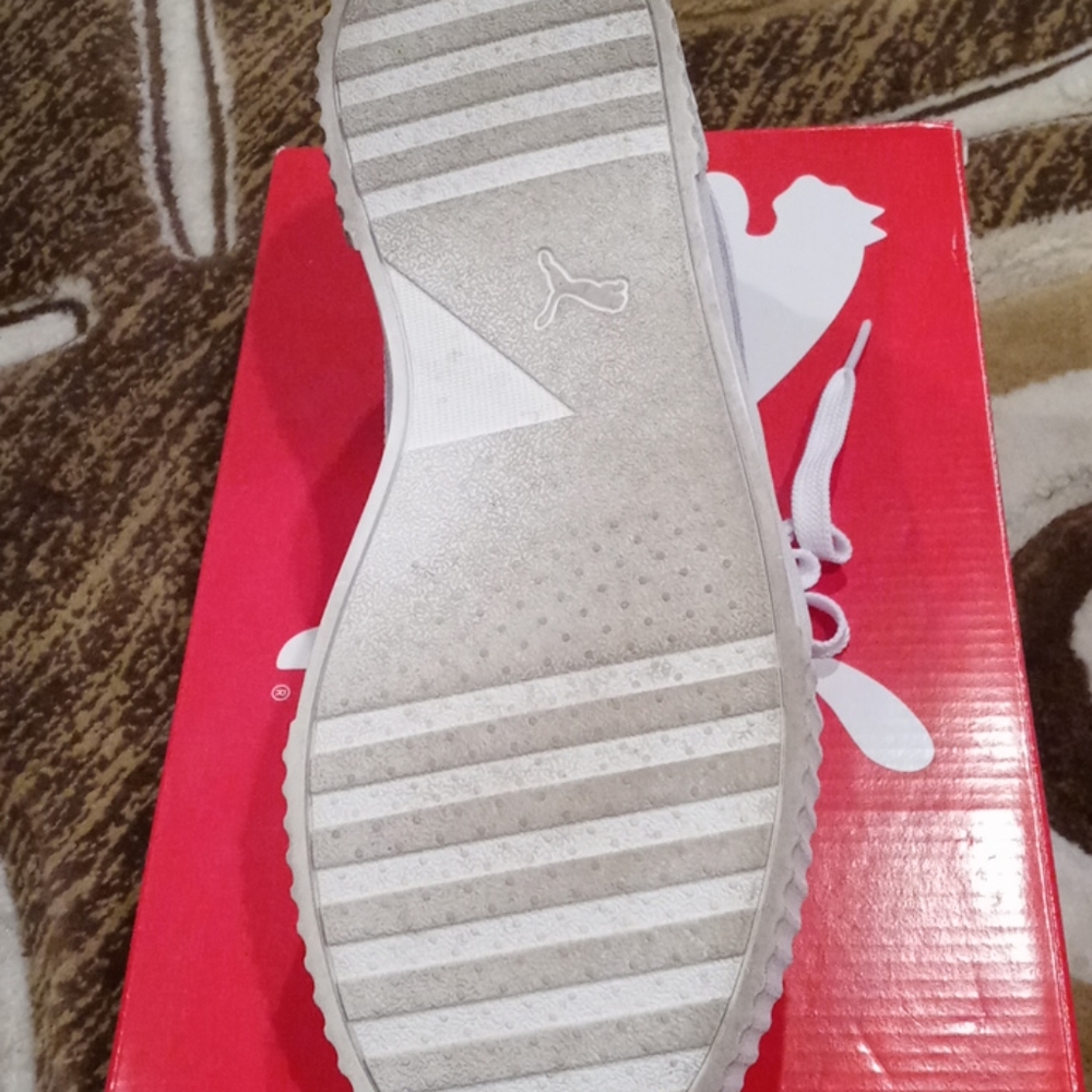 Puma - Picture 4 of 5